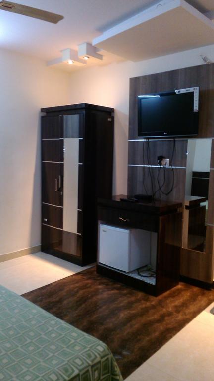 קאנפור Hotel Kanishka חדר תמונה